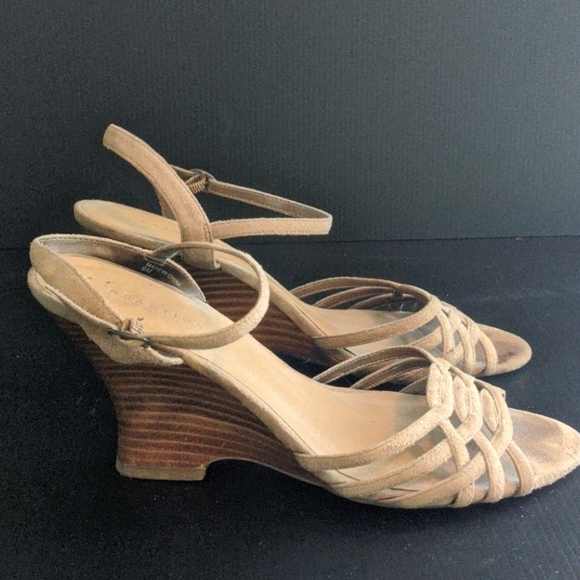 Shoes - Picture 2 of 4